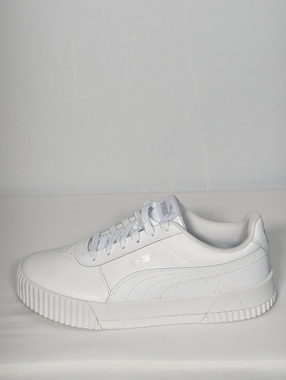 NEW PUMA Womens Carina Leather Sneaker sz 10 White